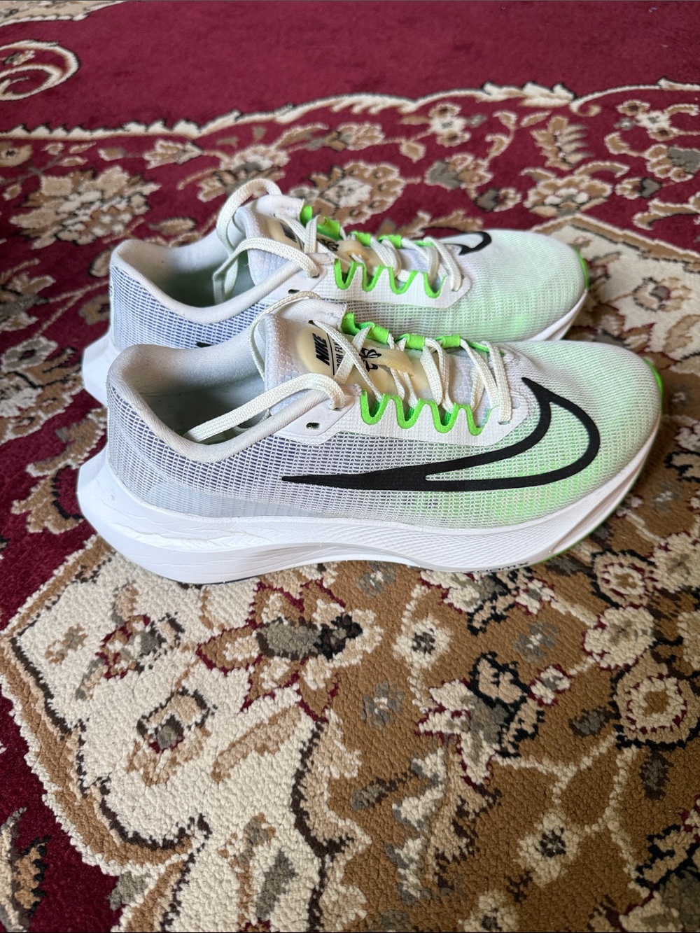 Nike Zoom Fly 5 White Green Strike Men’s size 8
